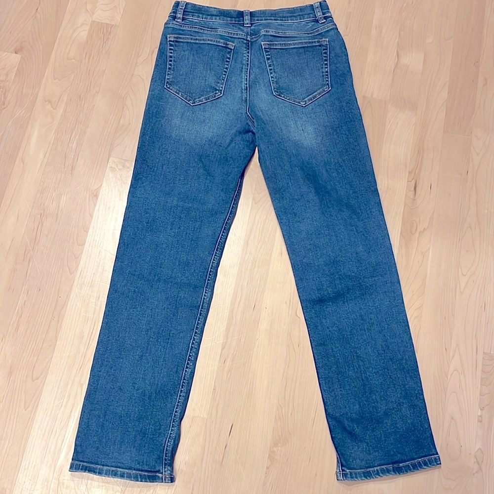 Vineyard Vines Boys five pocket jeans - EUC. Size 16.